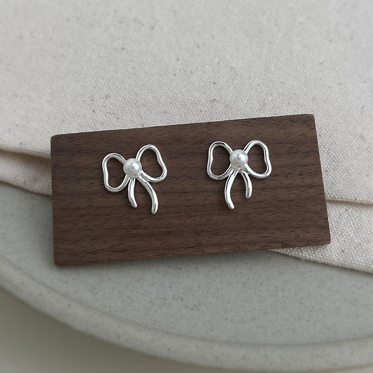 A廠【3992】甜酷風設計感蝴蝶結耳環小眾個性鏤空線條冷淡風繩結高級感耳飾女
26.01-1