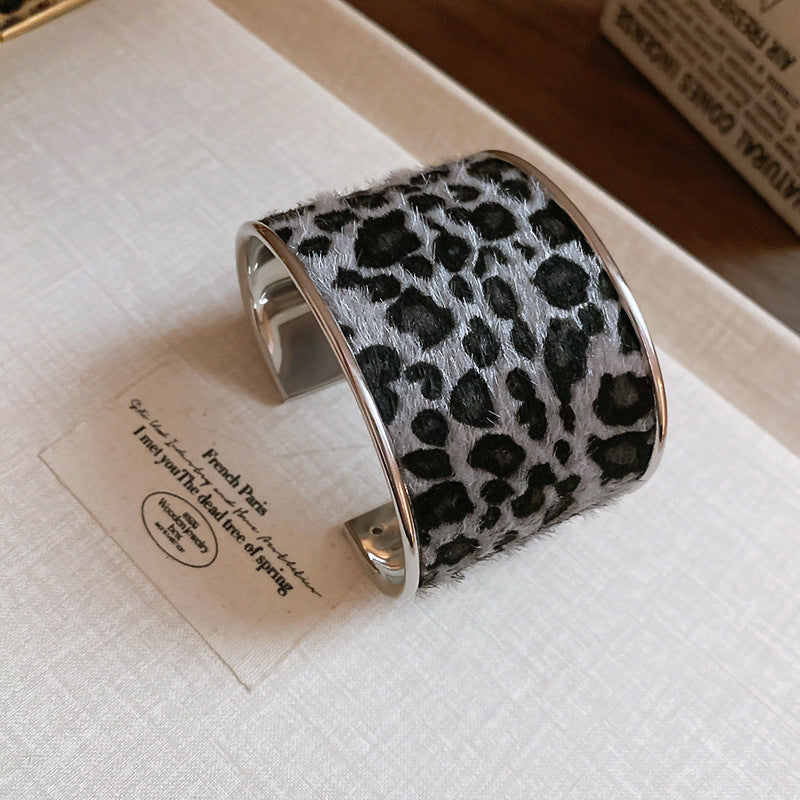 A廠【HB3225】歐美植絨豹紋手鐲個性誇張小眾設計手環時尚輕奢高級感氣質手飾女 24.11-2