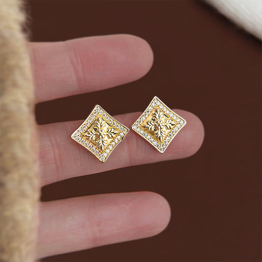 A廠【7246】原創鳶尾花時尚高級感微鑲鋯石方形幾何s925銀針新款耳環
25.12-3