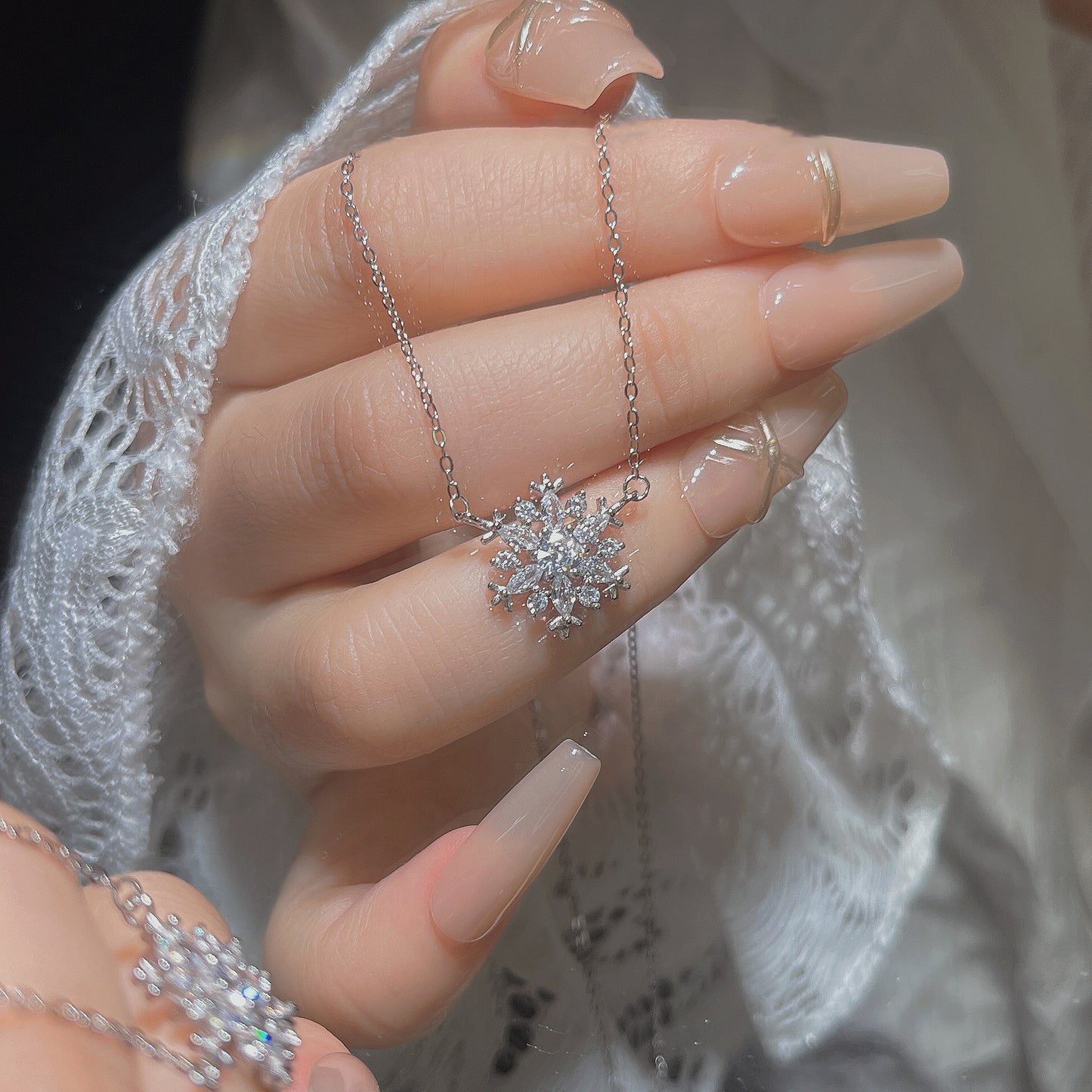 F廠【DQ1079N】S925純銀輕奢小眾夢幻雪花項鍊女精緻唯美鑲鋯石高級感鎖骨鏈
 25.10-4