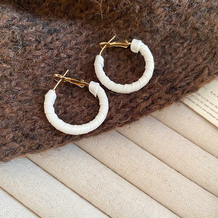 A廠【HE28938】925銀針復古皮革纏繞耳圈秋冬款個性潮流氣質耳環時尚小眾設計感耳飾 25.10-3