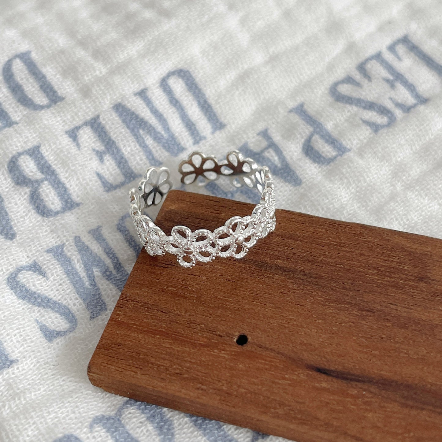 F廠【DQ8146R】法式復古蕾絲花邊戒指女S925純銀輕奢宮廷風溫柔精緻花朵指環 25.02-3