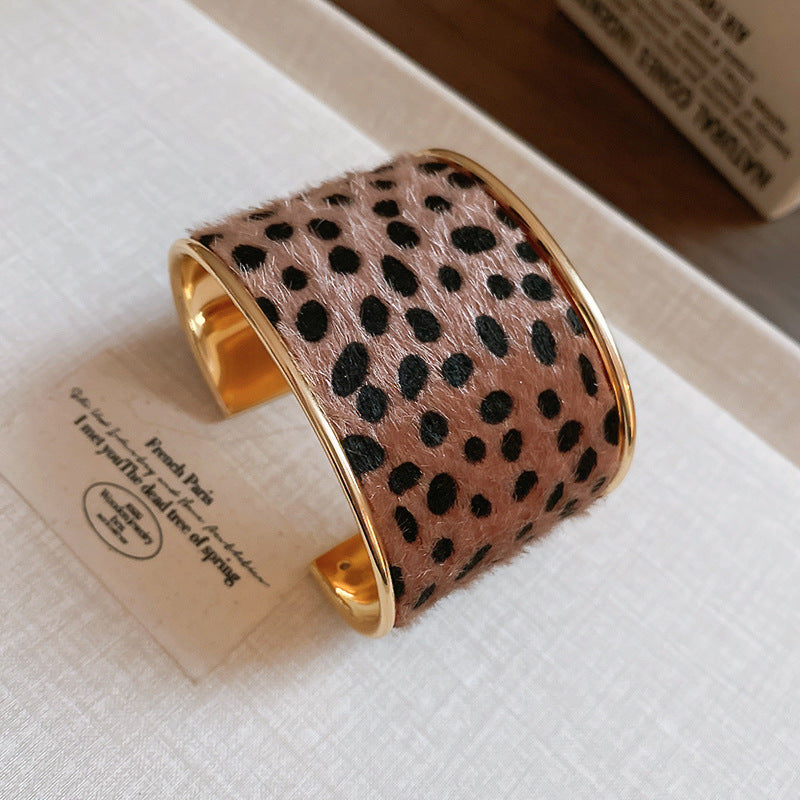 A廠【HB3225】歐美植絨豹紋手鐲個性誇張小眾設計手環時尚輕奢高級感氣質手飾女 24.11-2