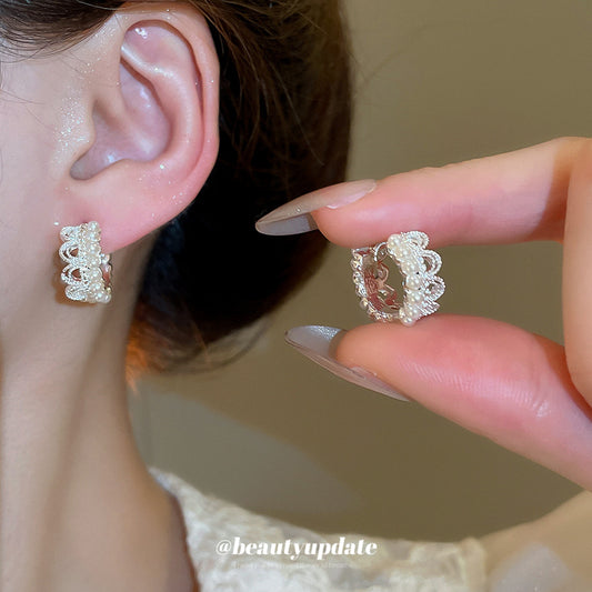 A廠【HE26230】法式復古蕾絲皇冠珍珠耳扣時尚通勤百搭耳環輕奢高級感小眾耳飾 25.05-1