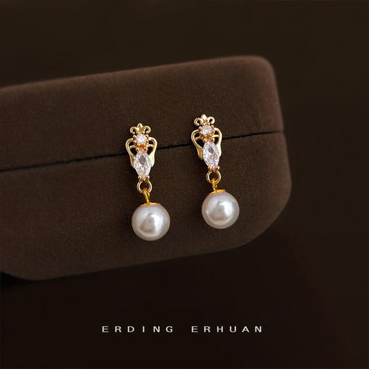 C廠【6889】時尚輕奢風微鑲鋯石小香風珍珠耳環氣質簡約通勤百搭耳環飾品
 25.10-3