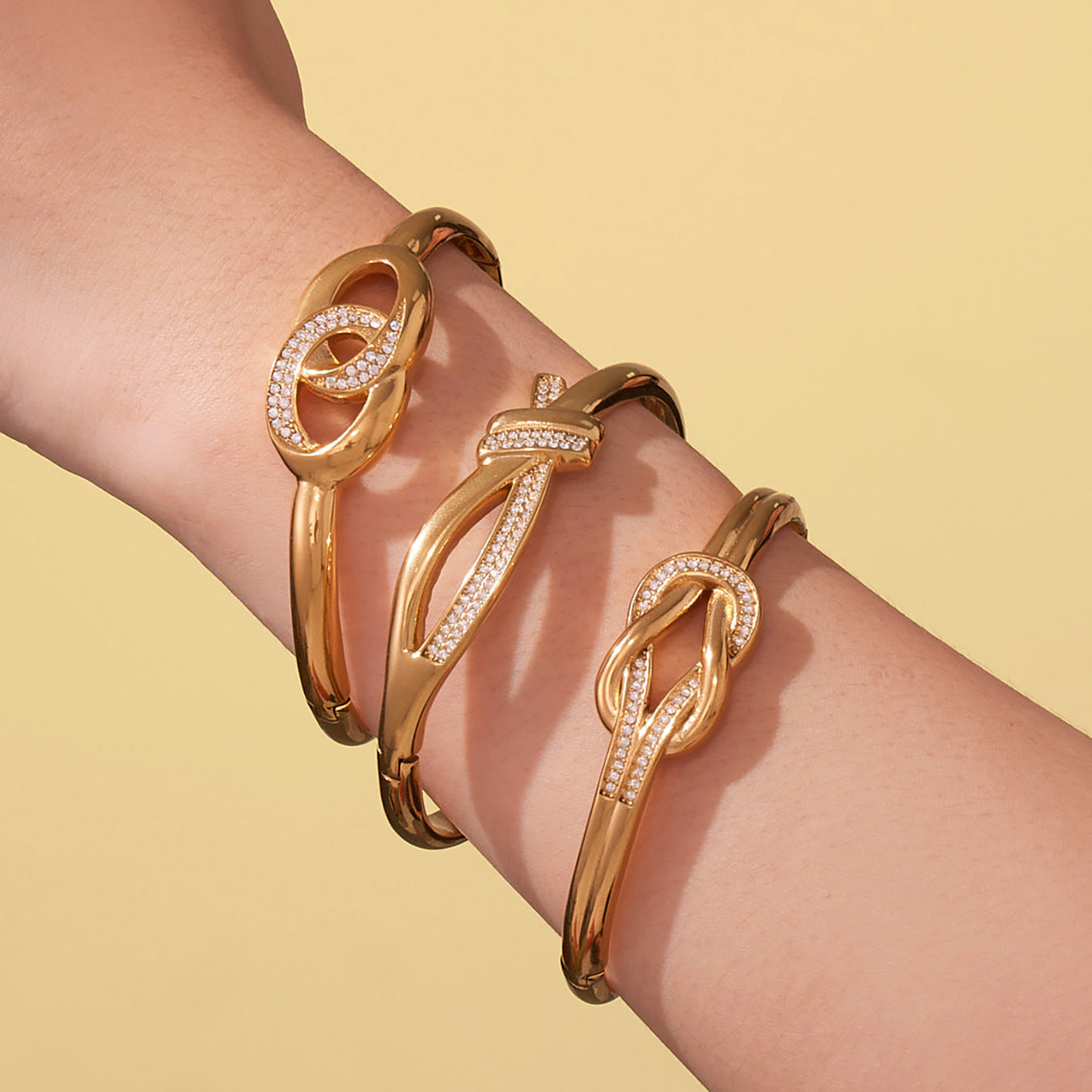 B廠【Z509】不鏽鋼滿鑽鋯石雙環卡扣手鐲歐美時尚簡約個性設計氣質手飾
25.10-5