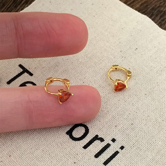 F廠【DQ10189E】S925純銀法式精緻愛心紅鑽耳扣女時髦設計感心型迷你耳環耳飾
 25.08-5