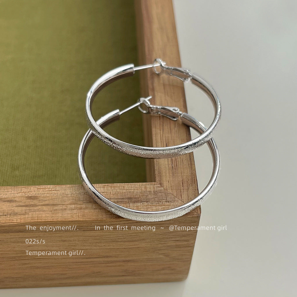 C廠【5731】耳圈正面是磨砂~實物很高級感!鍍14K時尚素圈通勤辣妹款耳環 25.03-3