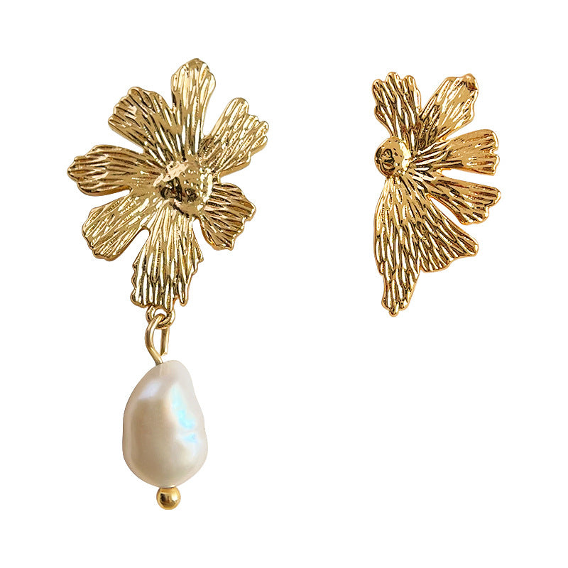C廠【3685】法式復古巴洛克異形淡水珍珠不對稱設計花朵銀針耳飾 24.03-2