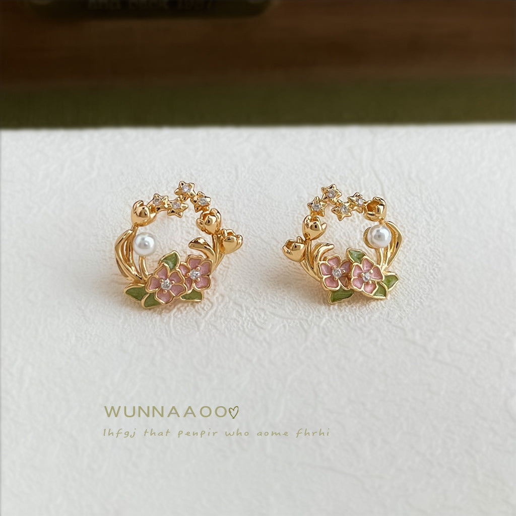 C廠【6961】原創微鑲鋯石925銀針鍍14K彩繪琺瑯滴釉花環森系清新甜美耳環耳飾
 25.10-4