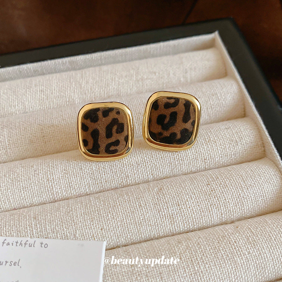 A廠【WE4949】925銀針秋冬復古植絨豹紋幾何方形耳環美拉德簡約耳環小眾高級感耳飾
 25.10-5