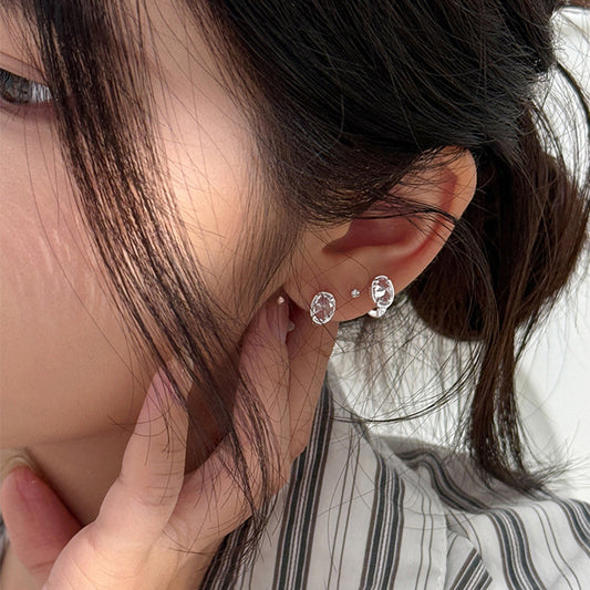 F廠【DQ11646E】S925純銀時尚簡約四爪單鑽耳扣女輕奢ins風幾何橢圓鋯石耳環
 25.08-5