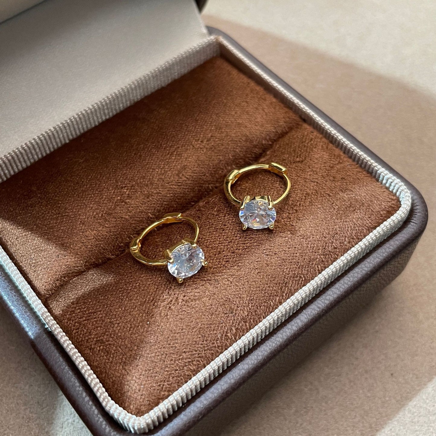 F廠【DQ10788E】S925純銀色經典四爪單鑽耳扣ins高級感閃項鍊百搭耳環耳飾女 25.07-4