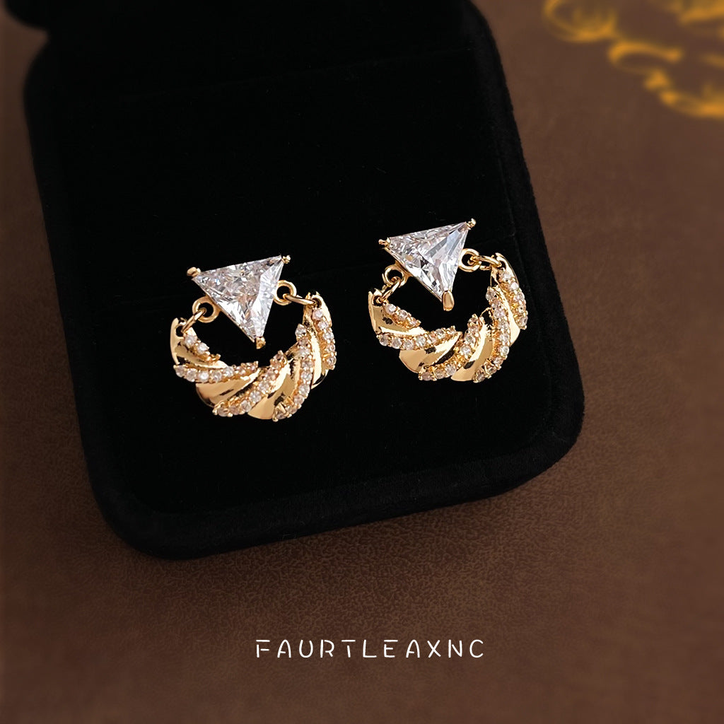 C廠【6989】原創~微鑲鋯石時尚高級感925銀針保色電鍍新款耳環爆款耳飾女
25.10-5