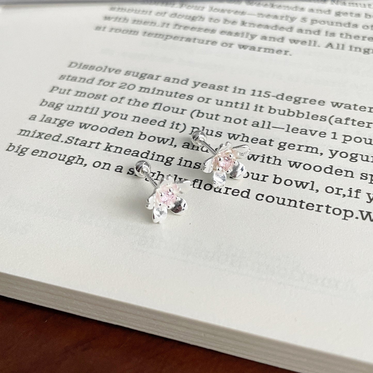 F廠【DQ10614E】999足銀日韓簡約櫻花耳環女小眾設計感粉鋯花朵甜美純銀耳飾 25.04-3