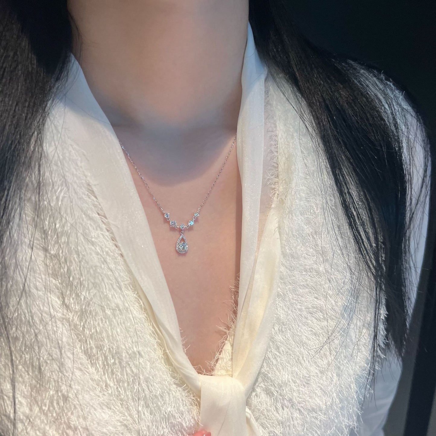 F廠【DQ0056N】S999純銀輕奢水滴閃鑽項鍊女精緻高級感超閃鋯石鎖骨鏈
25.08-5