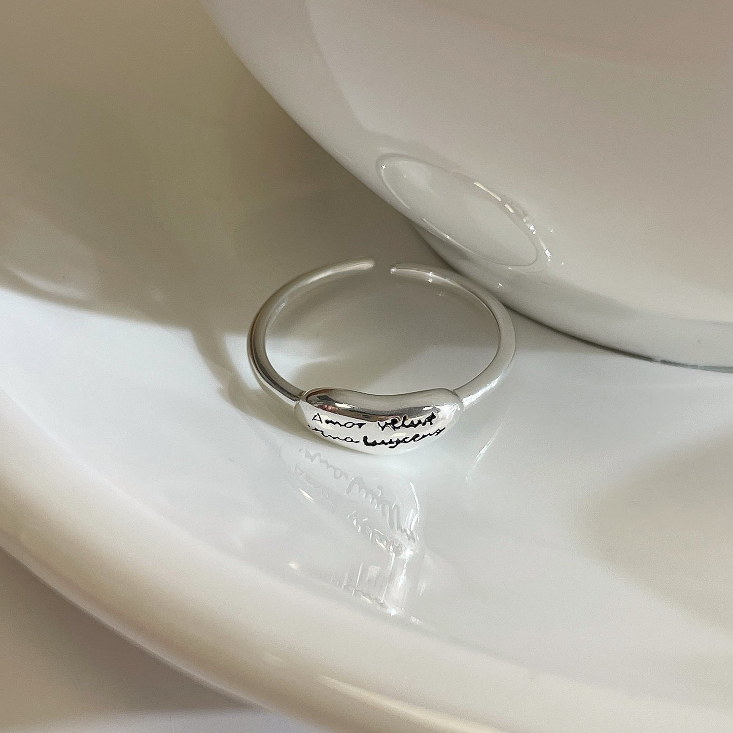 F廠【DQ8269R】韓國部落客風橄欖鏤空戒指女S925純銀簡約花紋滴油疊戴食指戒潮 25.04-2