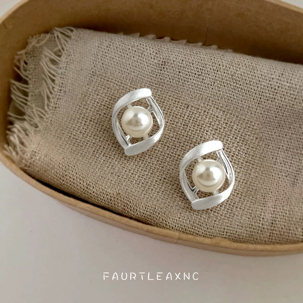 C廠【6980】拉絲款冷淡風925銀針幾何扭曲立體銀針新款珍珠耳環耳環飾品
25.10-5