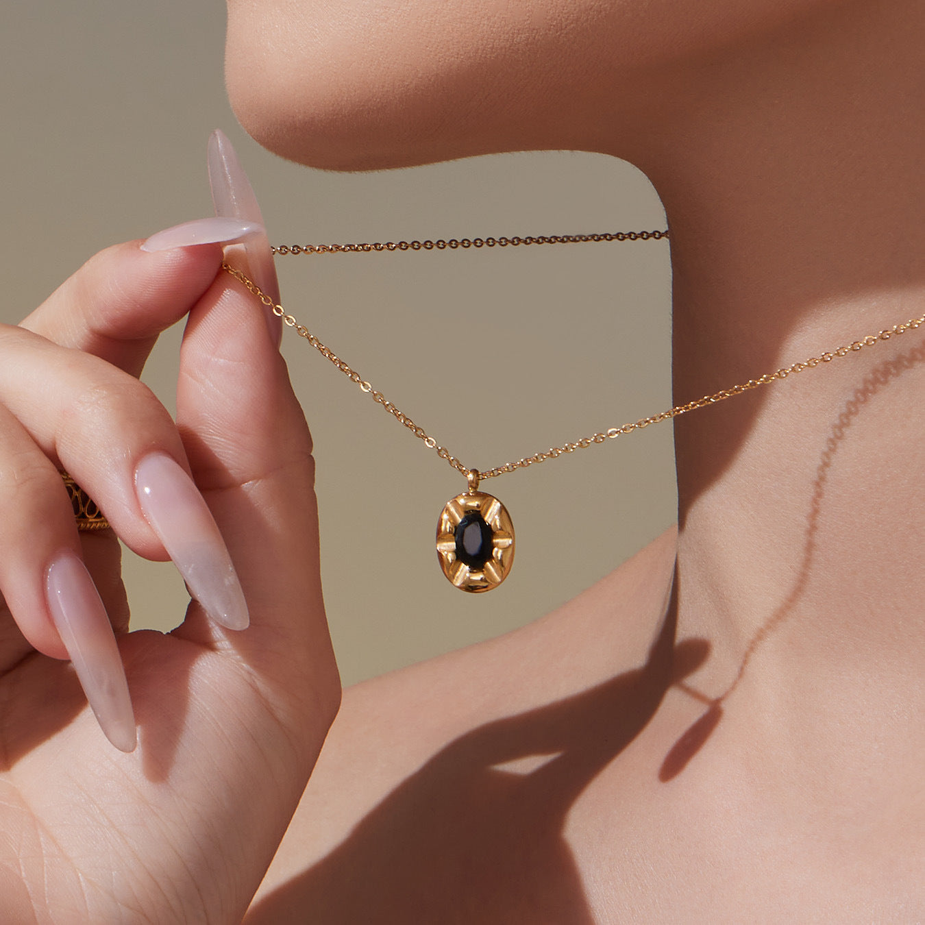 B廠【P1437】歐美新款簡約不鏽鋼幾何橢圓黑色鋯石吊墜項鍊時尚百搭飾品
 25.10-3