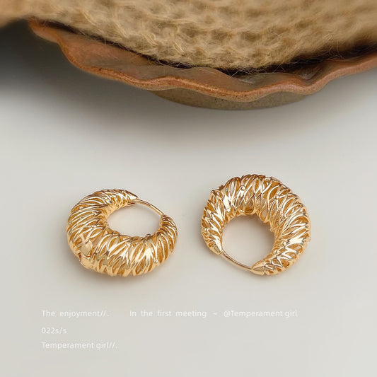 C廠【6659】時尚高級感輕奢風鏤空氣質爆款通勤新款圓形幾何耳環耳環
 25.08-5