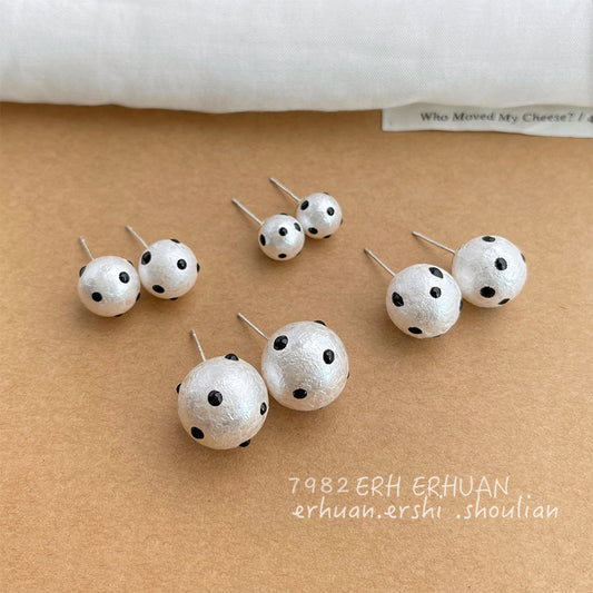 C廠【5346】黑白波點棉花珍珠耳環時尚通勤百搭圓形幾何高級感氣質赫本風耳飾 25.04-4