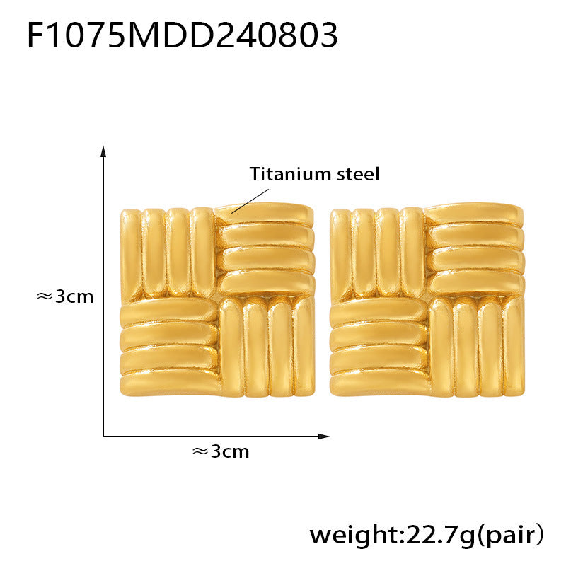 B廠【F1075】歐美復古針織紋理方牌圓球吊墜耳環鍍18k金鈦鋼時髦個性流蘇耳飾 24.08-2