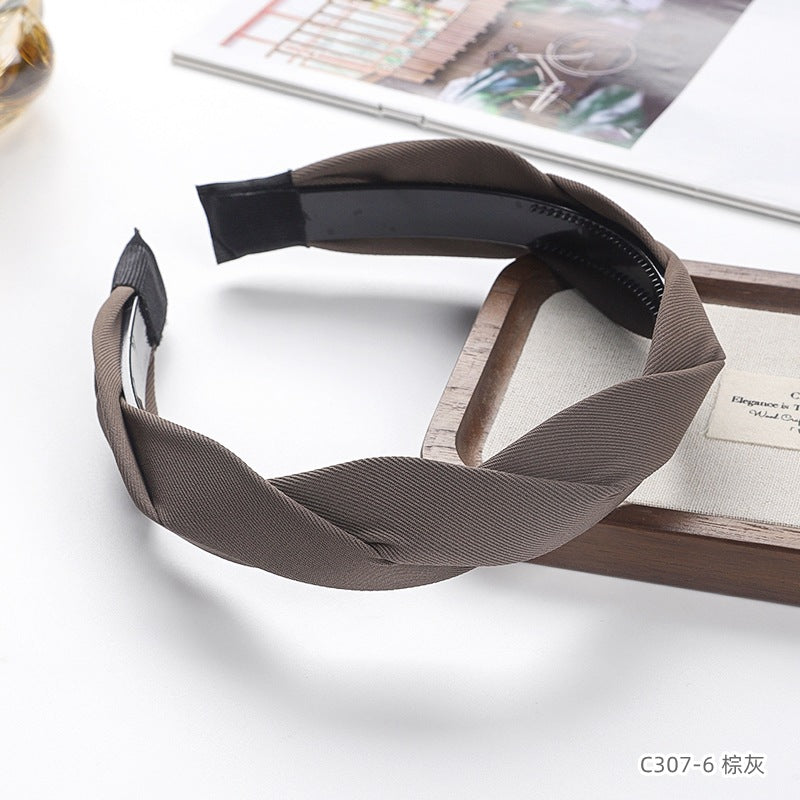 C廠【C307】秋冬復古麻花辮子髮箍女高級感美拉德髮飾頭扣壓髮卡高顱頂頭箍
25.11-4「C廠-單筆結帳需滿,NT$500出貨(不含運費)」