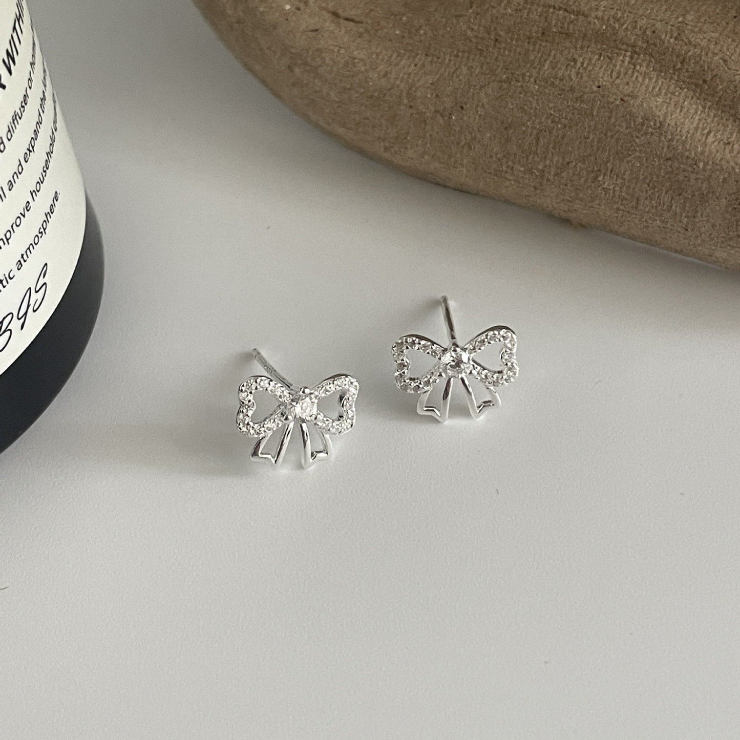 F廠【SE2394】S925銀韓版小眾設計感閃鋯蝴蝶結簡約耳環女韓式時尚個性耳飾 25.05-5