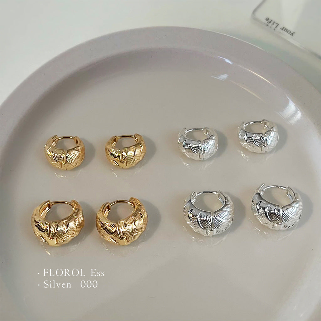 C廠【6738】時尚高級感輕奢風紋理感幾何氣質新款耳環保色電鍍爆款耳環女
25.09-2