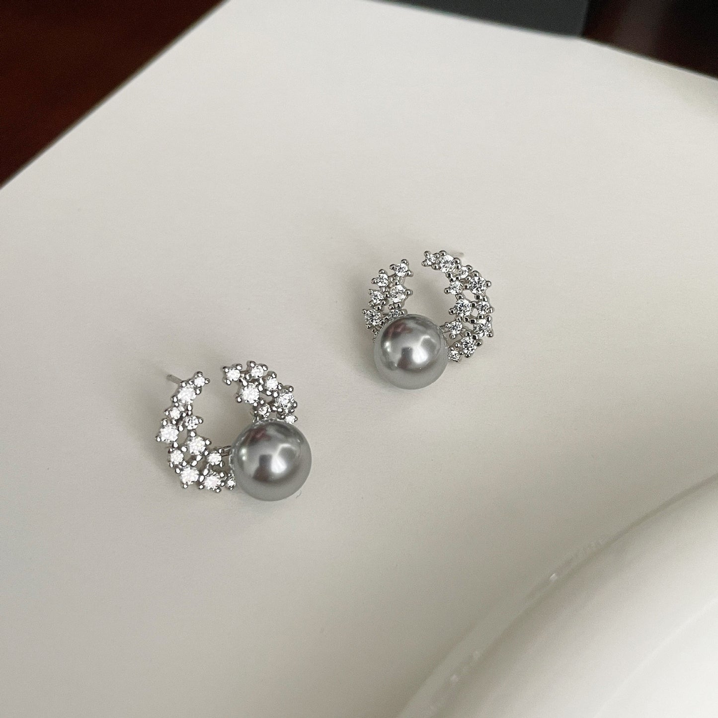 F廠【DQ10786E】S925純銀法式復古施家仿珍珠耳環女小香風銀河派對閃鑽耳飾品 25.03-3