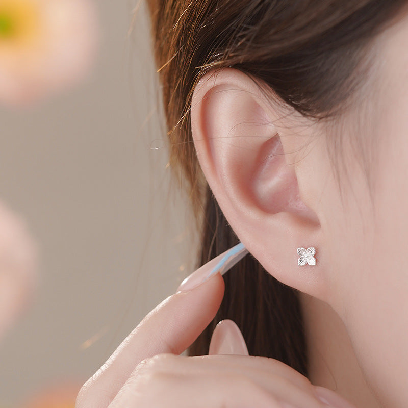 E廠【YC9490E】999足銀個性四葉草螺絲耳環女清新氣質小眾簡約時尚耳飾 25.07-1