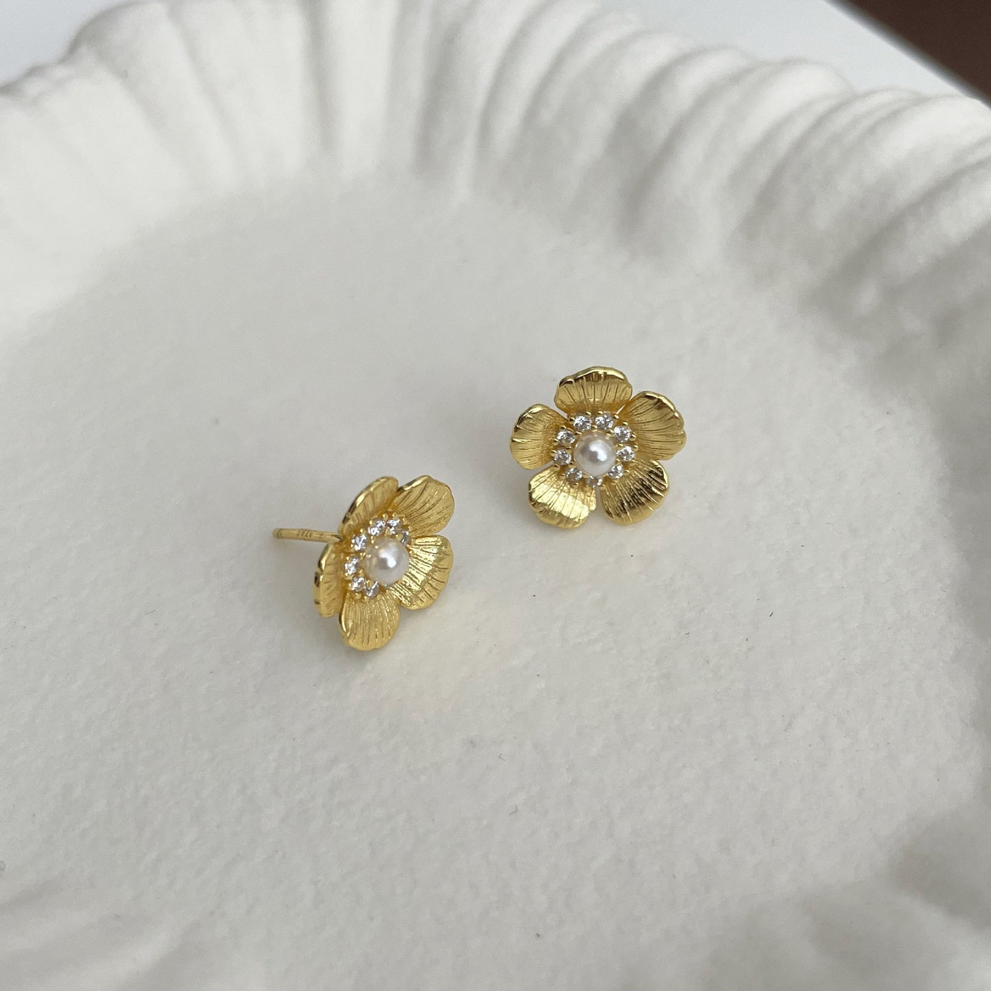 F廠【DQ10572E】S925純銀復古氣質花朵耳環女ins冷淡風高級感仿珍珠小花耳飾 25.04-3