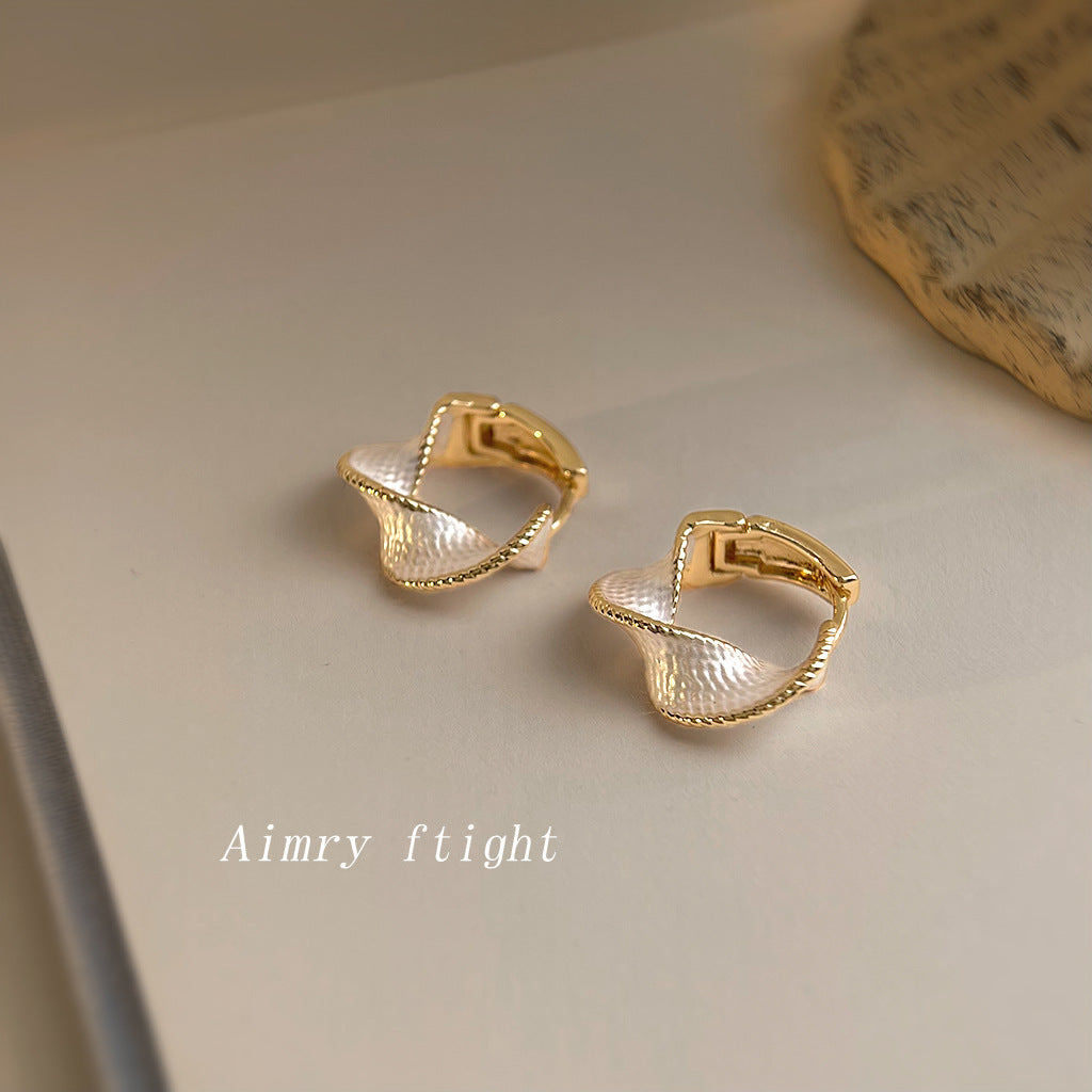 C廠【6986】時尚高級感幾何扭曲空間感手工彩繪百搭通勤新款耳環耳環飾品
25.10-5