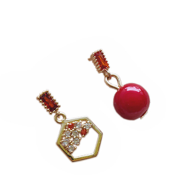 C廠【1259】中國風高級感不對稱紅色珍珠氣質耳環新中式微鑲鋯石鏤空幾何耳飾 24.05-4