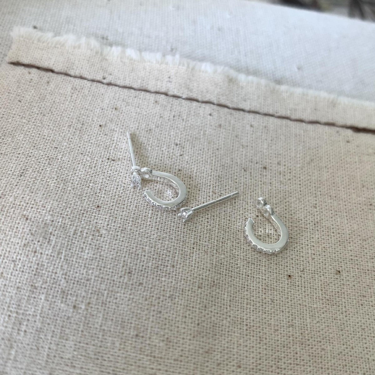 F廠【XDQ10610E】簡約設計感後掛鋯石C形S999純銀耳環女小眾氣質百搭耳飾品
25.10-5