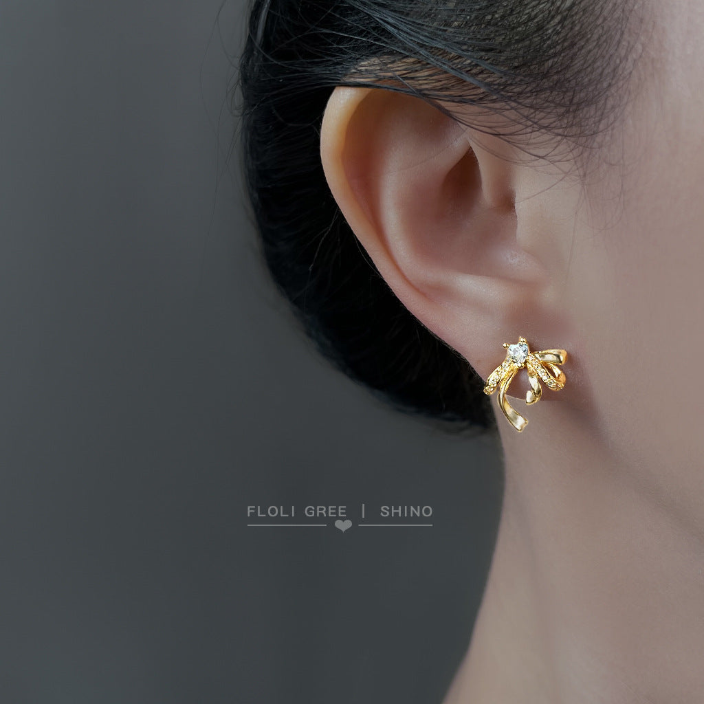 C廠【6953】微鑲鋯石立體飄帶蝴蝶結鋯石925銀針耳環 時尚高級感新款耳飾
 25.10-4