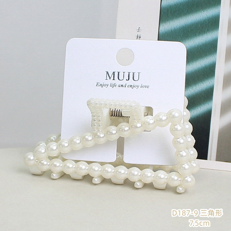 D廠【D187】甜美仿珍珠抓夾高級感單一卡片裝盤髮夾韓式溫柔慵懶風後腦勺鯊魚夾 24.08-2「D廠-單筆結帳需滿,NT$600出貨(不含運費)」