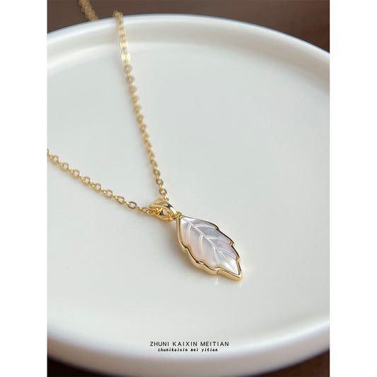 C廠【6609】貝母厚鍍真金強保色清新甜美仙女風輕奢簡約樹葉項鍊新款鎖骨鍊女
 25.09-1