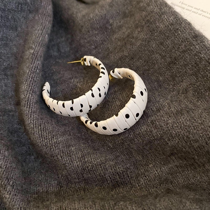 A廠【HE22304】925銀針新品波點布藝纏繞耳環小眾時尚設計感耳圈ins風少女通勤耳飾 24.09-1