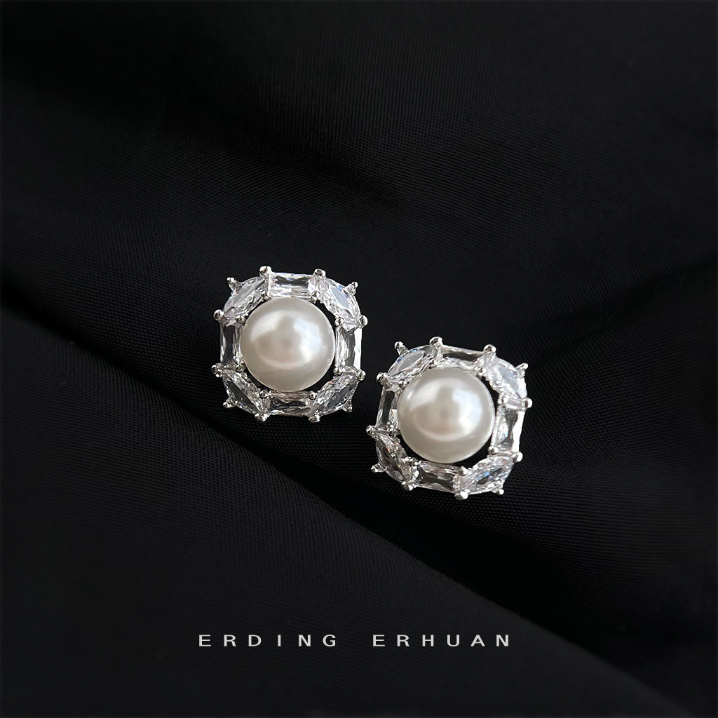 C廠【6978】鑲嵌鋯石方形幾何 925銀針時尚高級感通勤百搭重工耳環耳飾女
25.10-5