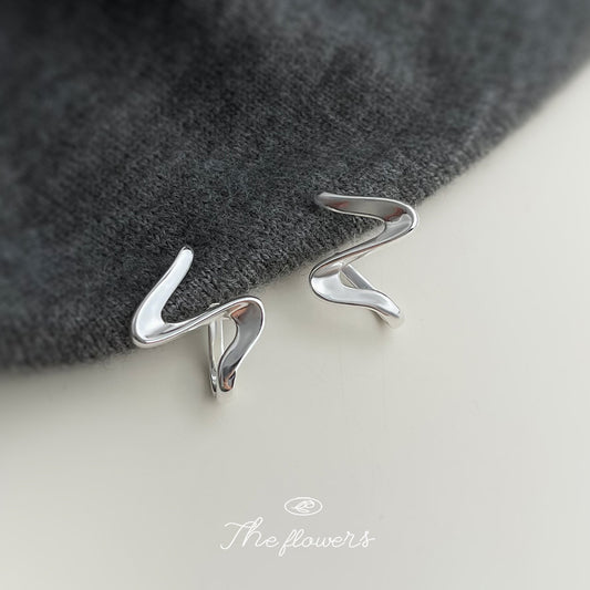C廠【6255】個性甜酷風~扭曲空間感幾何線條銀針耳飾ins小眾時尚耳環 25.06-3