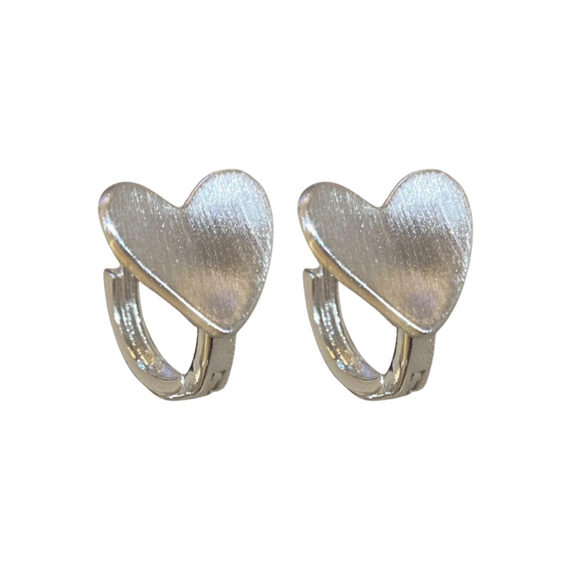 A廠【HE22416】甜酷風愛心拉絲金屬耳扣韓小眾時尚耳環ins風潮流百搭高級感耳飾 24.09-2