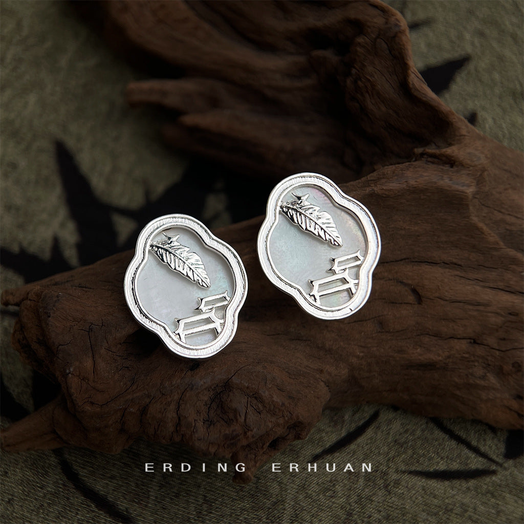 C廠【6339】新中式國潮原創設計個性幾何窗花文創S925銀針耳飾新款耳環女
25.10-3