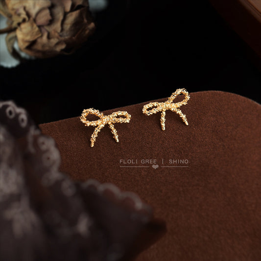 C廠【6984】時尚高級感簡約小巧沙面蝴蝶結925銀針新款耳環耳飾女
 25.10-5