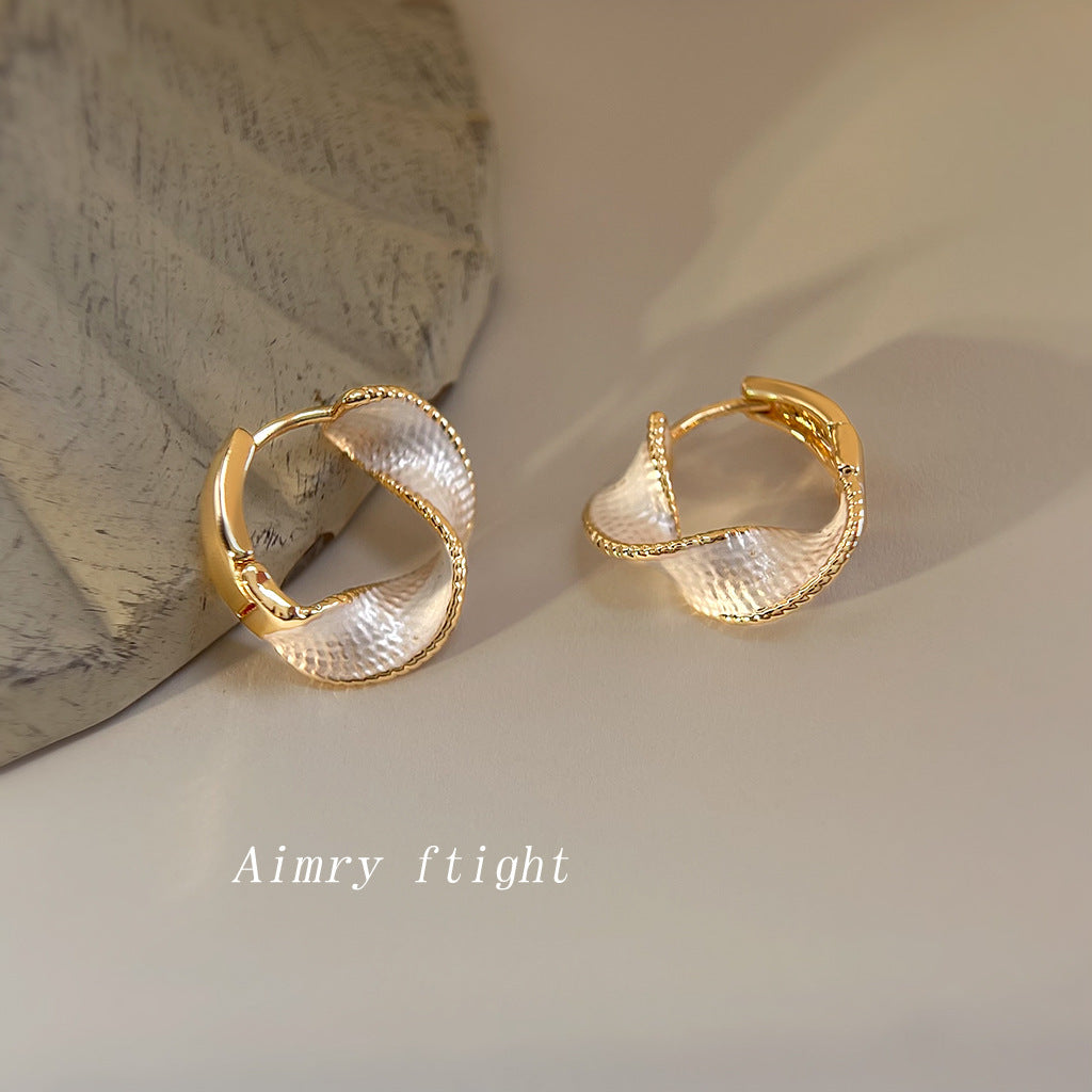 C廠【6986】時尚高級感幾何扭曲空間感手工彩繪百搭通勤新款耳環耳環飾品
25.10-5