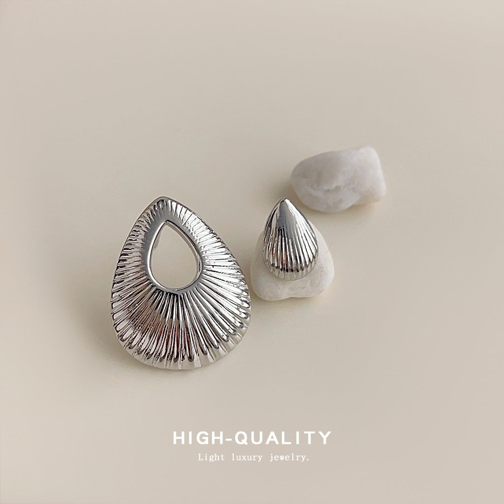 C廠【3610-3611】升級版鍍18K真金加厚設計師款不對稱高級感輕奢風耳飾水滴耳環女 24.02-4