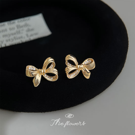 C廠【6275】繩結飄帶~微鑲石925銀針設計師款蝴蝶結幾何耳環耳環女飾品 25.06-3