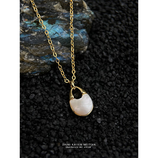 C廠【6636】厚鍍18K真金強保色貝母幾何鏤空時尚高級感輕奢風新項鍊 鎖骨鏈
 25.09-1