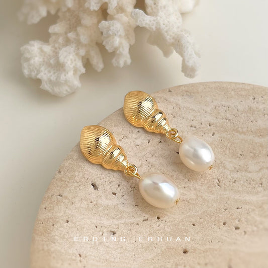 C廠【5966】淡水珍珠925銀針鍍14K海洋系海螺耳飾時尚高級感設計師耳環女 25.05-1