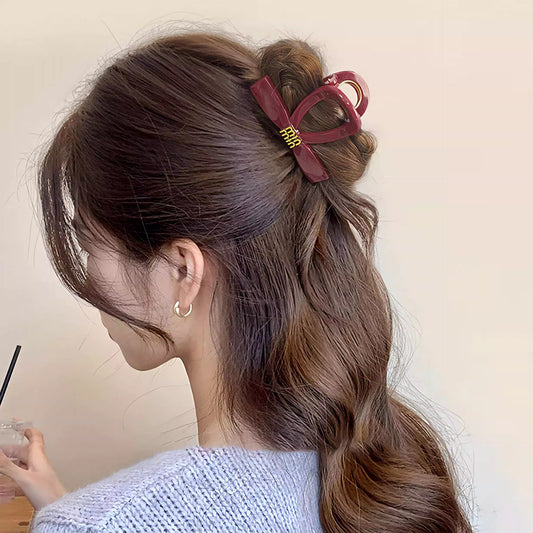 C廠【Y1109】簡約字母抓夾女高級感2026新款氣質後腦勺盤髮鯊魚夾大號夾子頭飾
26.02-1